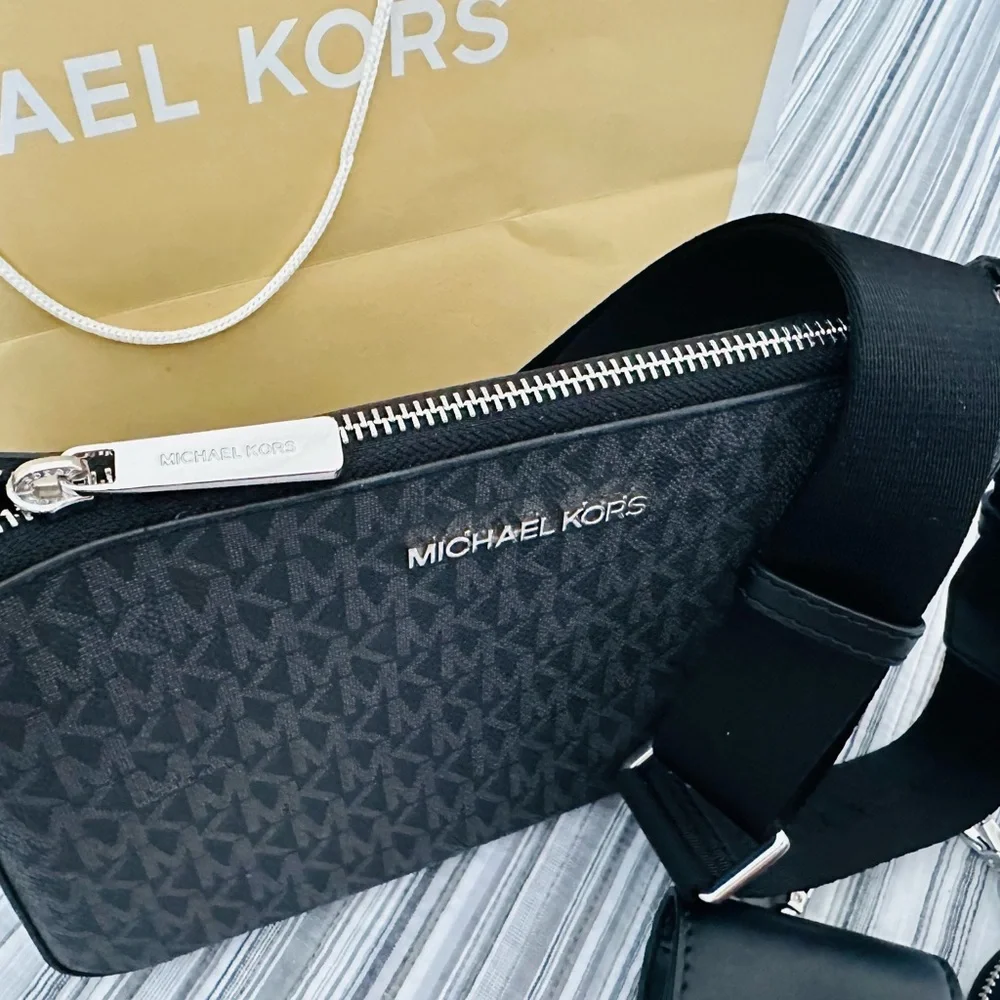 Michael Kors - Jet Set Crossbody Bag